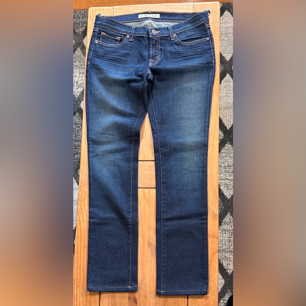 EUC - J BRAND - 29 - LOW RISE PENCIL LEG DARK WASH Jeans - INDIGO